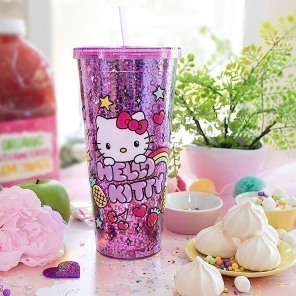HELLO KITTY PURPLE GLITTER 32 OZ. TUMBLER WITH STRAW AND LID‼️